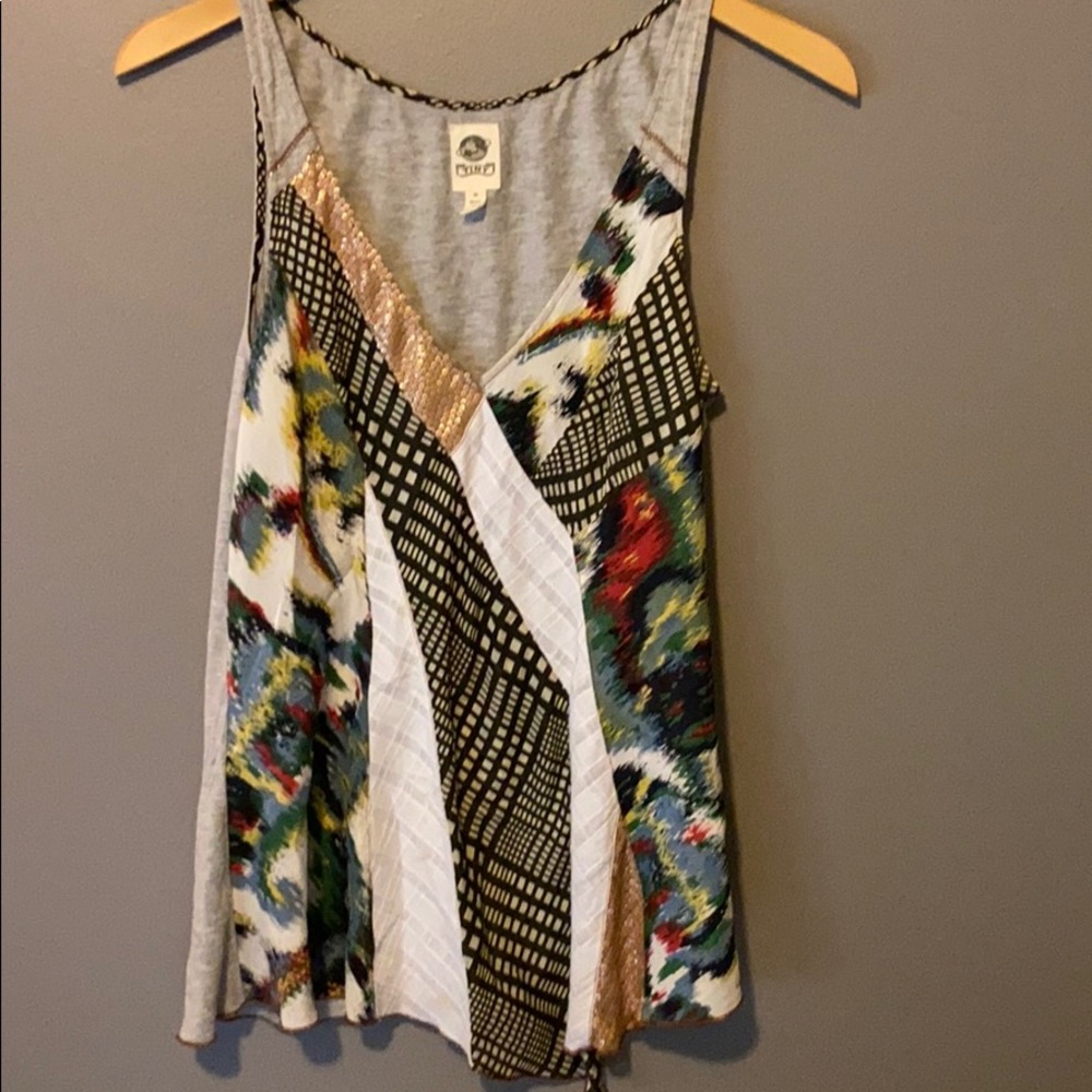 Pattern block sleeveless top